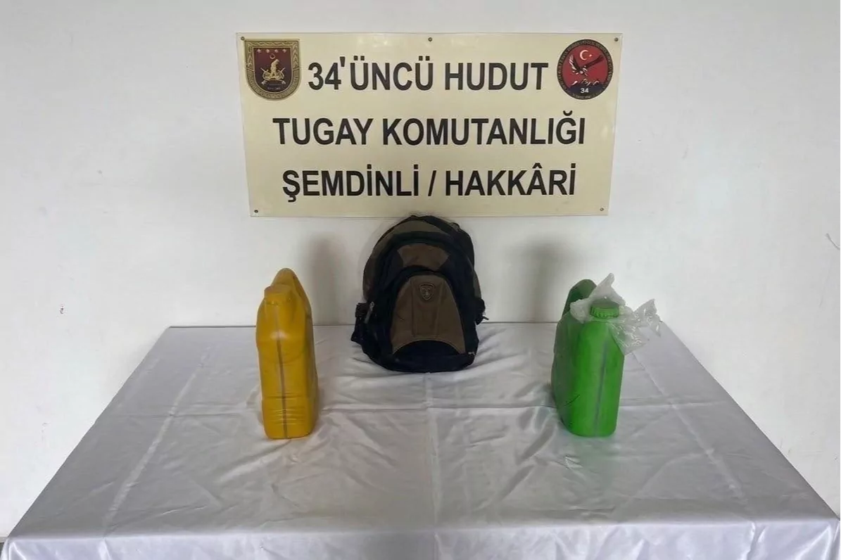 Hakkâri hudut hattında 8 kilo uyuşturucu ele geçirildi